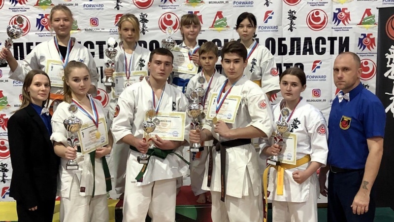 Новочеркасские каратисты стали победителями и призерами первенства области по киокусинкай