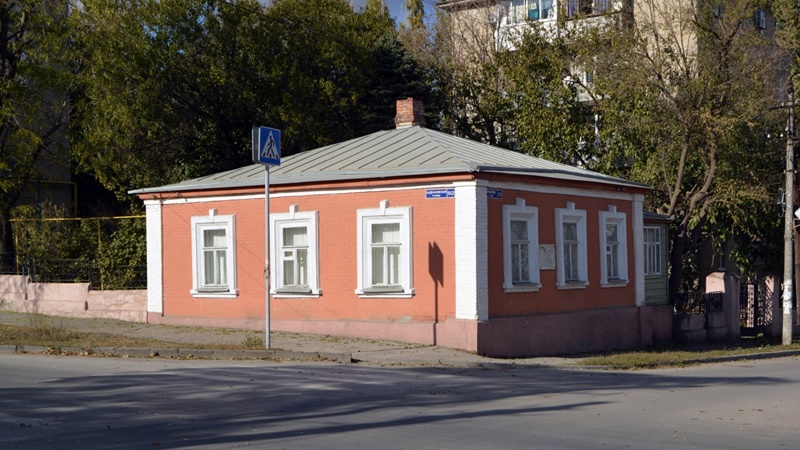 Жители Новочеркасска могут посетить выставку об азиатских и африканских деятелях современного искусства