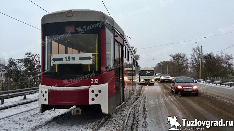 Автобус, у которого на мосту на ходу отвалилось колесо, создал транспортный коллапс в Новочеркасске
