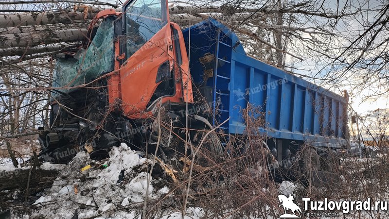 В Новочеркасске грузовик с отказавшими тормозами устроил массовое ДТП на спуске, видео