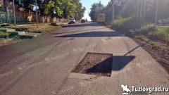 В Новочеркасске на только что уложенном асфальте начался ямочный ремонт