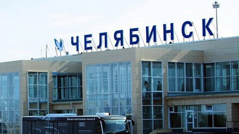 Самолет из аэропорта около Новочеркасска в Челябинск экстренно сел в аэропорту Екатеринбурга