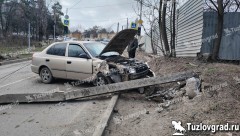 В Новочеркасске водитель заснул за рулем и врезался в столб, видео
