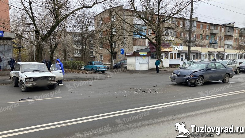 В Новочеркасске 87-летний водитель попал в ДТП, не пропустив при развороте встречную машину