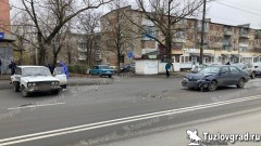 В Новочеркасске 87-летний водитель попал в ДТП, не пропустив при развороте встречную машину