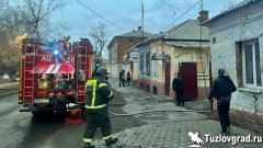 В Новочеркасске на улице Пушкинской сгорела заброшенная квартира