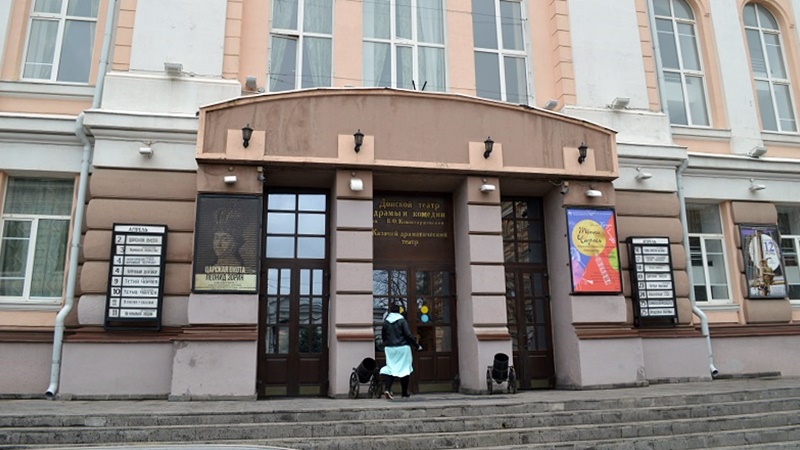 В Новочеркасске рассматривают возможность предоставлять артистам театра служебные квартиры