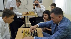 Глава администрации Новочеркасска поздравил с днем знаний воспитанников детских домов
