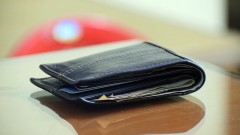 В Новочеркасске мужчина пошел в гости и украл у знакомого деньги