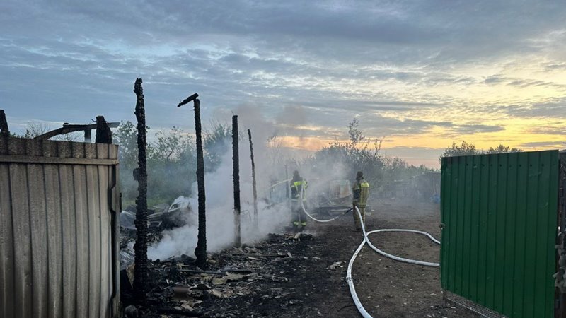 Двое мужчин погибли в пожаре на хуторе Персиановском под Новочеркасском