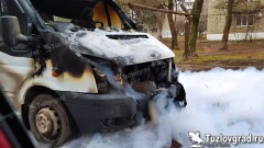В Новочеркасске ночью сгорел микроавтобус