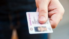 Лишенных водительских прав новочеркасских водителей попросили своевременно сдавать удостоверения