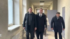 Представители областной и городской власти проверили ход капремонта школы №22 в Новочеркасске