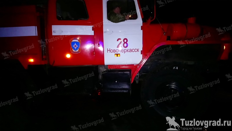В Новочеркасске на улице Флерова сгорел гараж