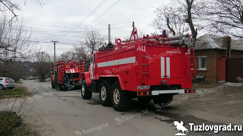 В Новочеркасске на улице Александровской горел дом
