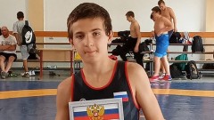 Новочеркасские борцы успешно выступили на турнире в Батайске