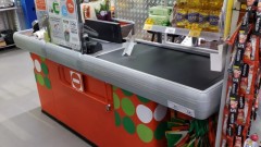 В Новочеркасске посетитель магазина напал на кассира и ограбил кассу