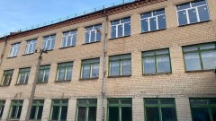 В школе №31 Новочеркасска меняют окна и двери