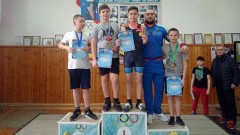 Новочеркасские штангисты выиграли турнир в Шахтах