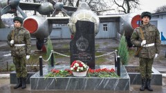 В новочеркасском политехе открыли памятник выпускникам, погибшим при исполнении воинского долга