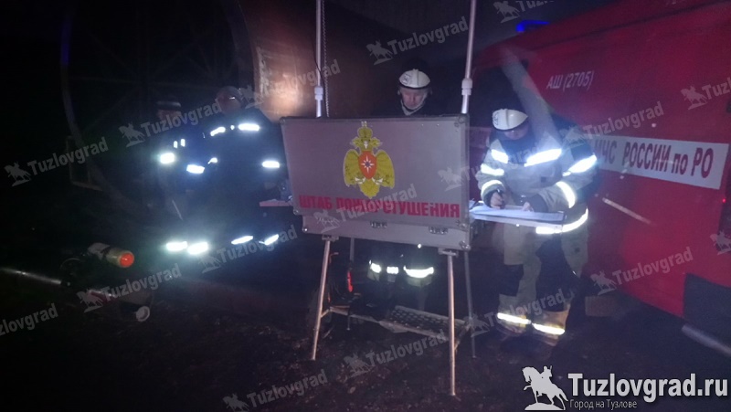 В Новочеркасске горят производственные складские помещения