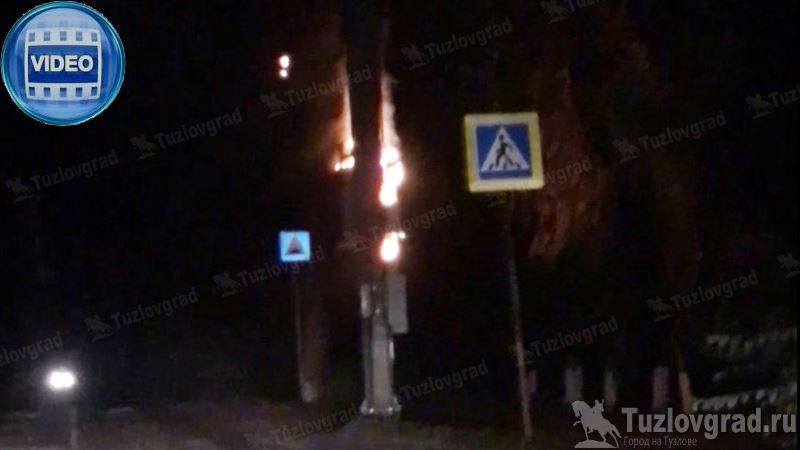 В Новочеркасске загорелся электрощиток на вышке связи, видео