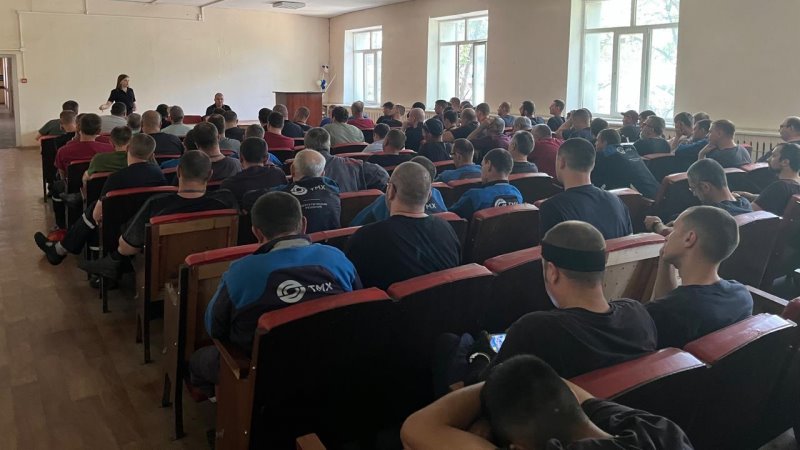 Новочеркасские полицейские рассказали работникам НЭВЗа о проблеме дистанционного мошенничества
