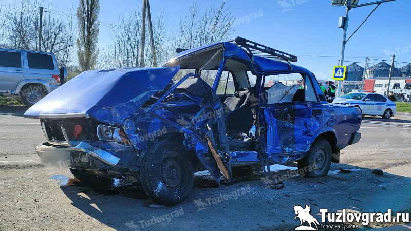 На трассе под Новочеркасском в ДТП с автобусом пострадали два человека