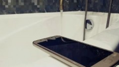 В Новочеркасске 13-летняя девочка погибла, забравшись в ванну с телефоном