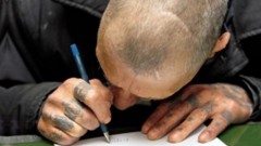 Верховный суд разрешил заключенным переписку внутри колонии