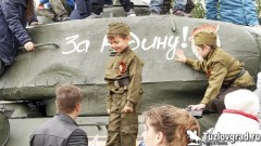 В Новочеркасске в День Победы на соборной площади прошла выставка вооружений