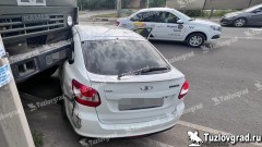 В Новочеркасске военный грузовик врезался в легковушку