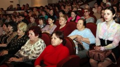 В Новочеркасске женщин поздравили с наступающим Международным женским днем