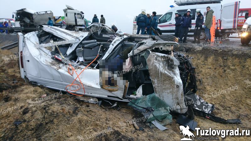 Виновнику ДТП на трассе под Новочеркасском, в котором погибли 2 человека и еще 9 пострадали, грозит до 7 лет лишения свободы