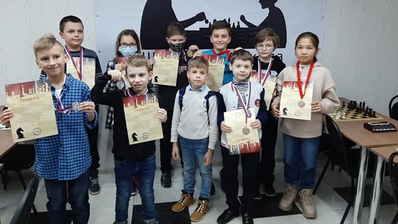 Дети из Новочеркасска победили на командном шахматном турнире