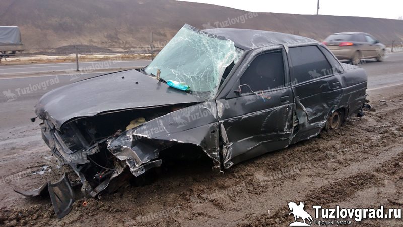 На трассе под Новочеркасском машина насмерть сбила водителя, вышедшего из другой машины