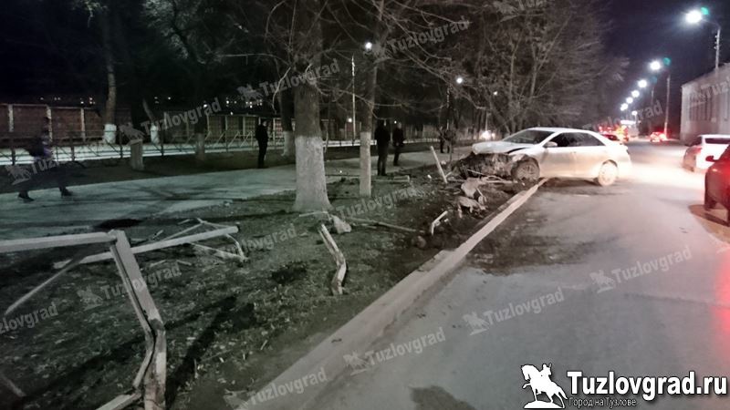  В Новочеркасске восстановят поврежденные заборы вдоль дорог