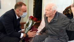 В Новочеркасске поздравили с днем рождения двух ветеранов Великой Отечественной войны