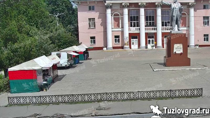В Новочеркасске в микрорайоне Октябрьском открылась универсальная ярмарка