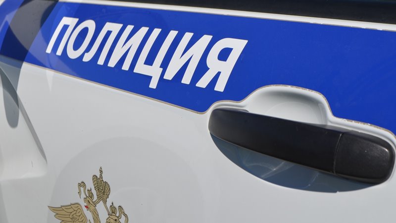 В Новочеркасске рецидивист разбил стекло машины и украл дорогостоящий ноутбук