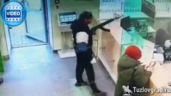 В Новочеркасске пытались ограбить банк с муляжом автомата, видео