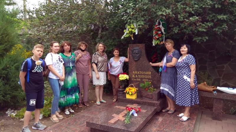 Жители Новочеркасска почтили память почетного гражданина города Анатолия Калинина