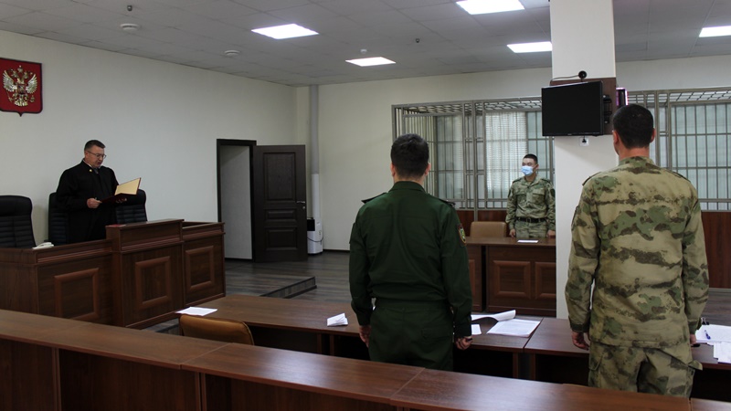 В Новочеркасске пятеро военнослужащих отправятся на гауптвахту за использование смартфона на службе