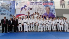 Новочеркасские борцы выиграли домашний чемпионат