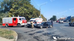 В Новочеркасске водитель проехал на запрещающий сигнал светофора и устроил ДТП, видео