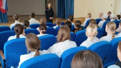 Полицейские Новочеркасска продолжают проводить профилактические встречи со студентами