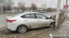 В Новочеркасске лихач врезался в столб