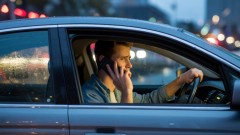 ГАИ Новочеркасска напоминает автолюбителям о недопустимости использования телефона при движении