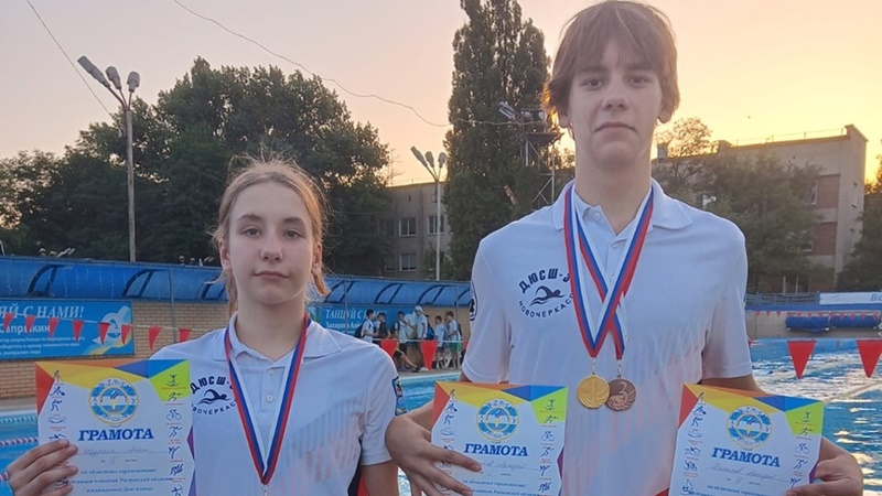 Новочеркасские спортсмены успешно выступили на областных соревнованиях по плаванию