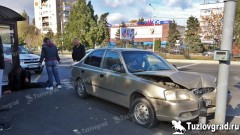 Появилось видео момента, когда «Хендэ» сбил мужчину на остановке в Новочеркасске
